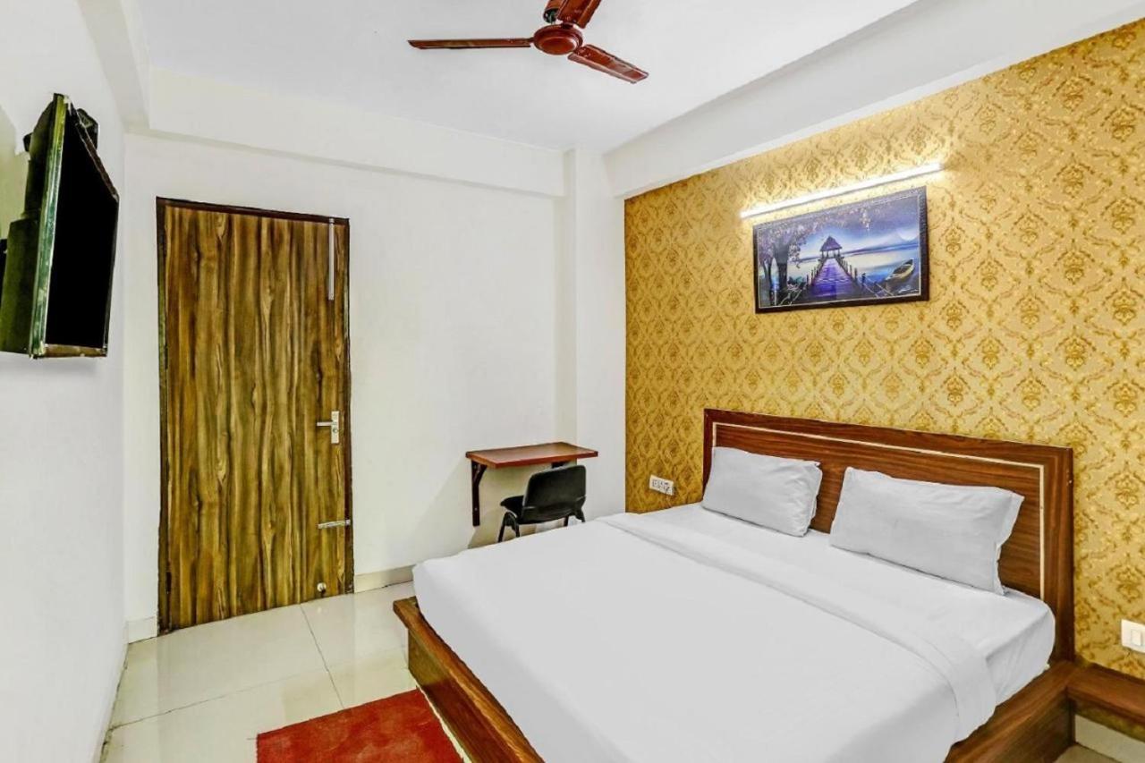 Hotel Noida Continental At Noida City Center 외부 사진