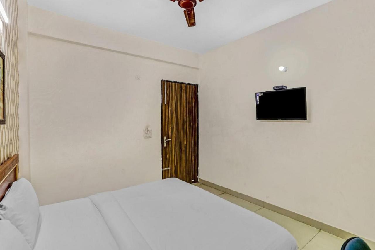 Hotel Noida Continental At Noida City Center 외부 사진