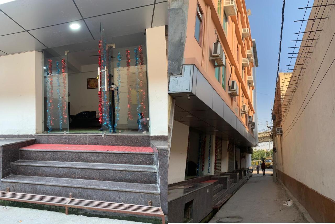 Hotel Noida Continental At Noida City Center 외부 사진